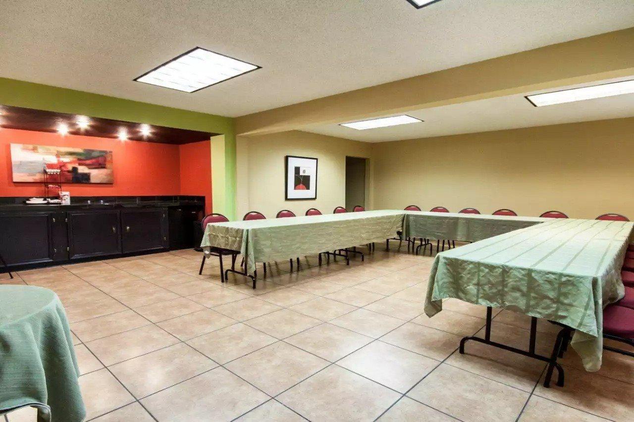 Quality Airport East Inn El Paso