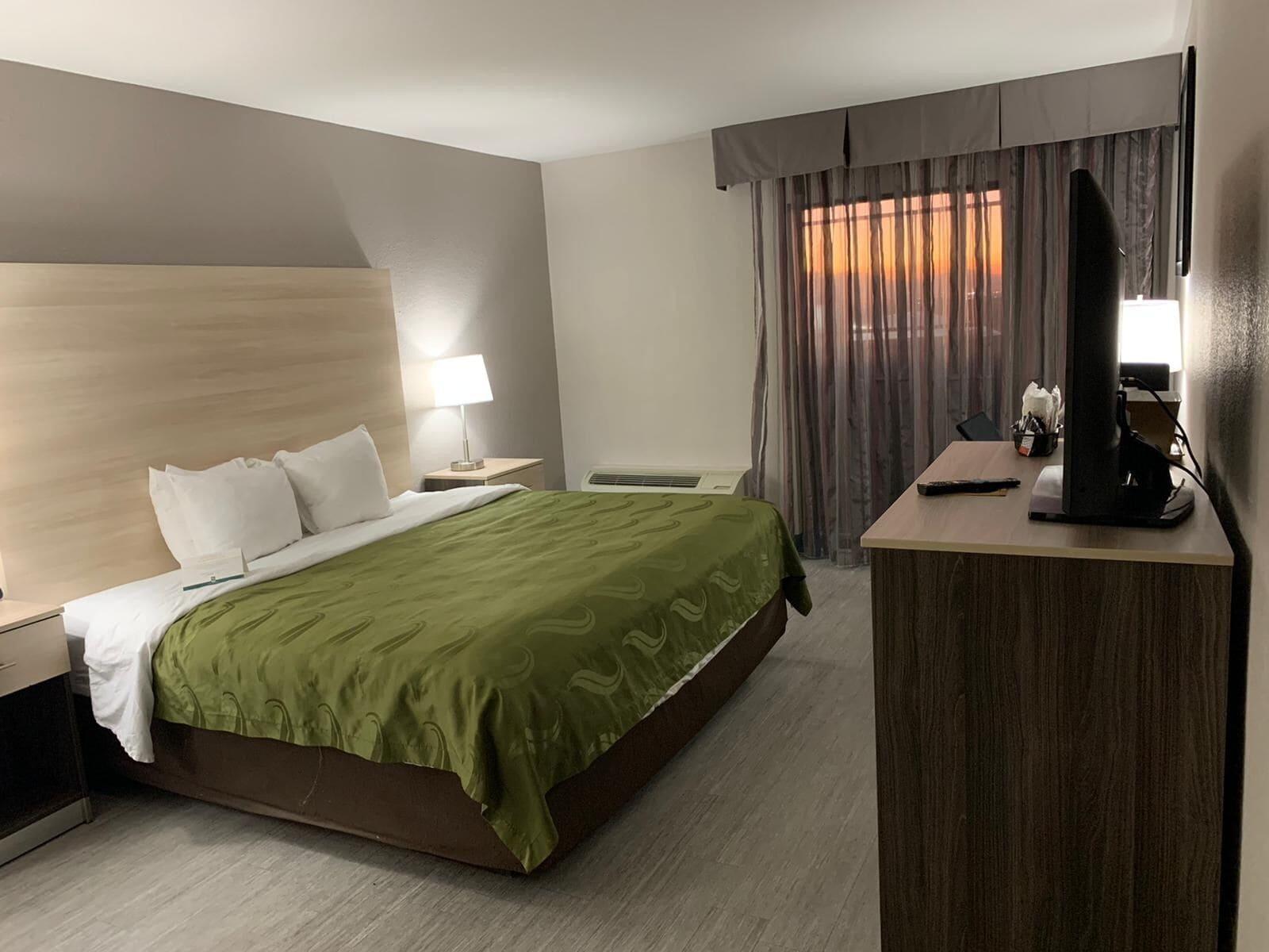 Quality Airport East Inn 2*