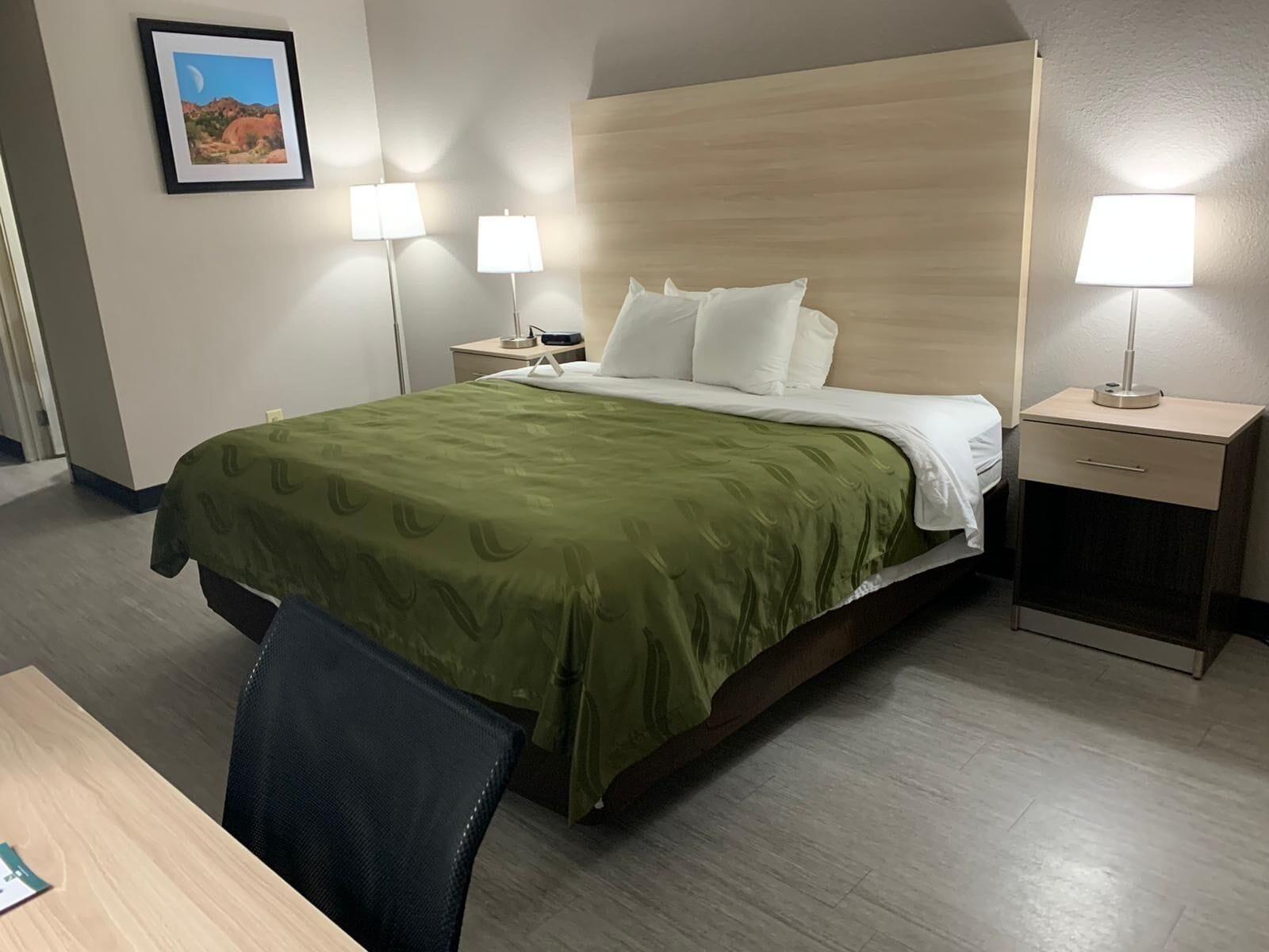 Quality Airport East Inn 2*
