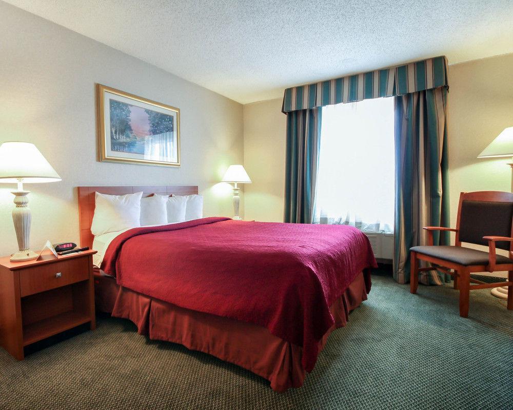 Quality Airport East Inn 2*