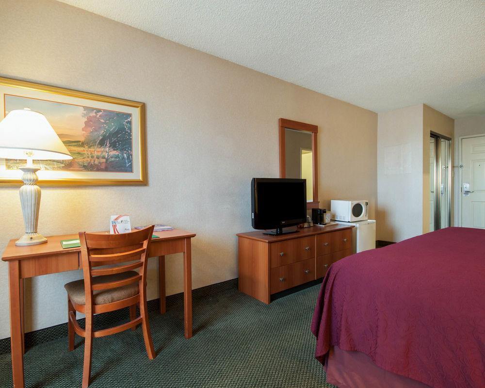 Quality Airport East Inn
