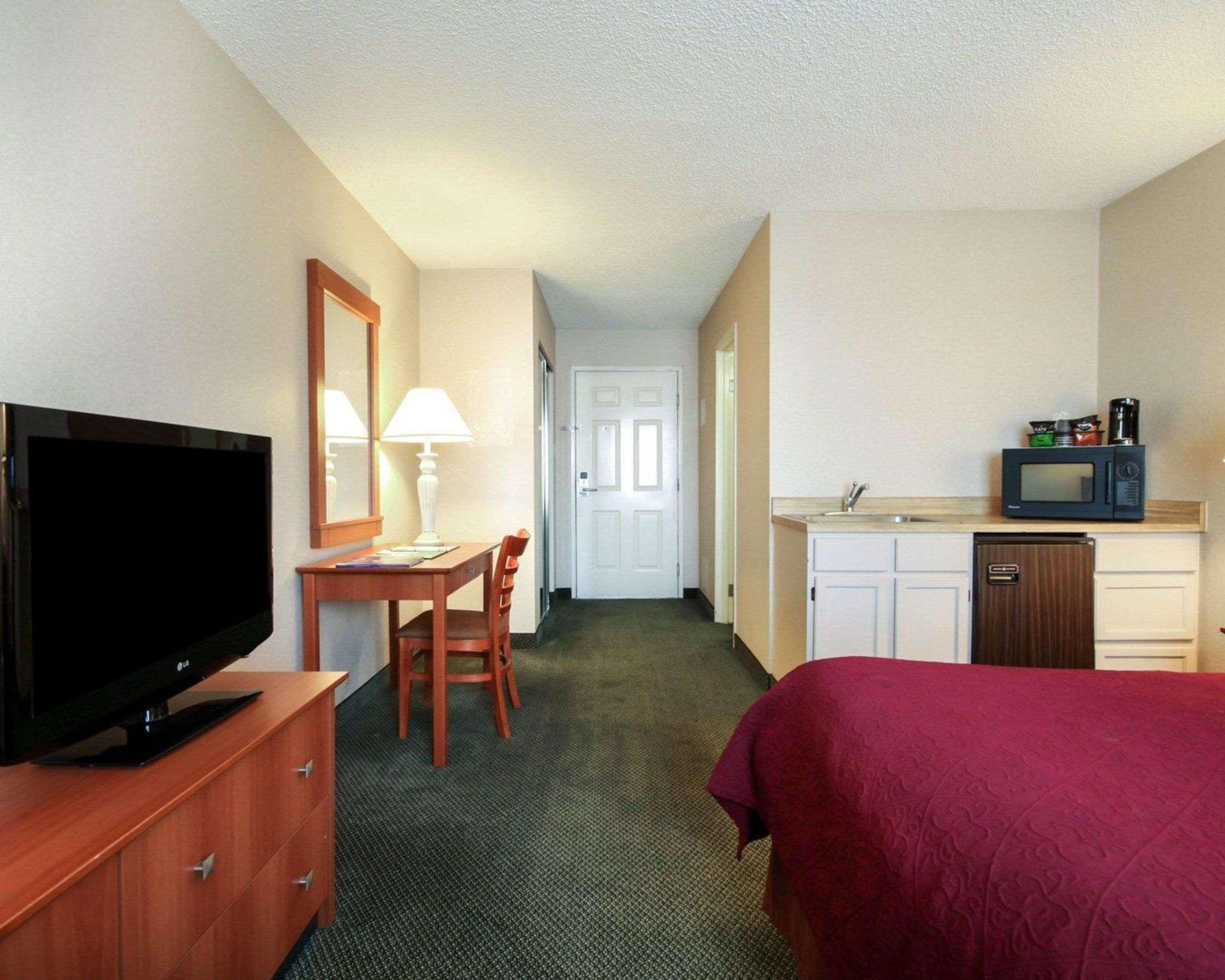 Quality Airport East Inn El Paso